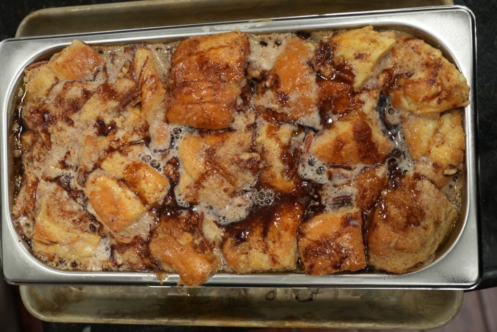 Cinnamon Roll Bread Pudding - ture9 1