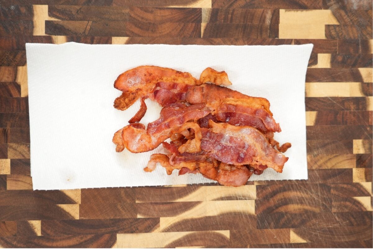 Jalape&ntilde;o Bacon Cheddar Chicken Salad featured on www.mrmakeithappen.com